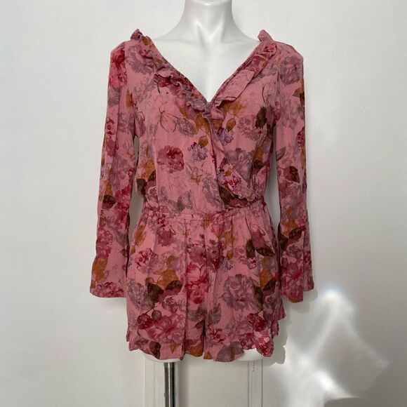 Target Flare sleeve wrap front floral romper - Picture 11 of 12